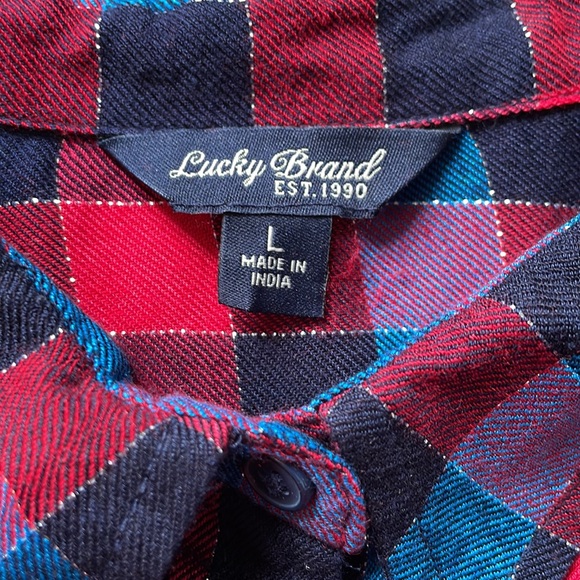 NWOT.  Women’s button down checkered shirt, size large - Picture 4 of 6